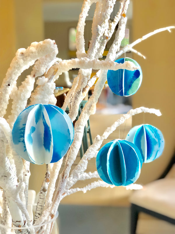 DIY PAPER CHRISTMAS ORNAMENTS